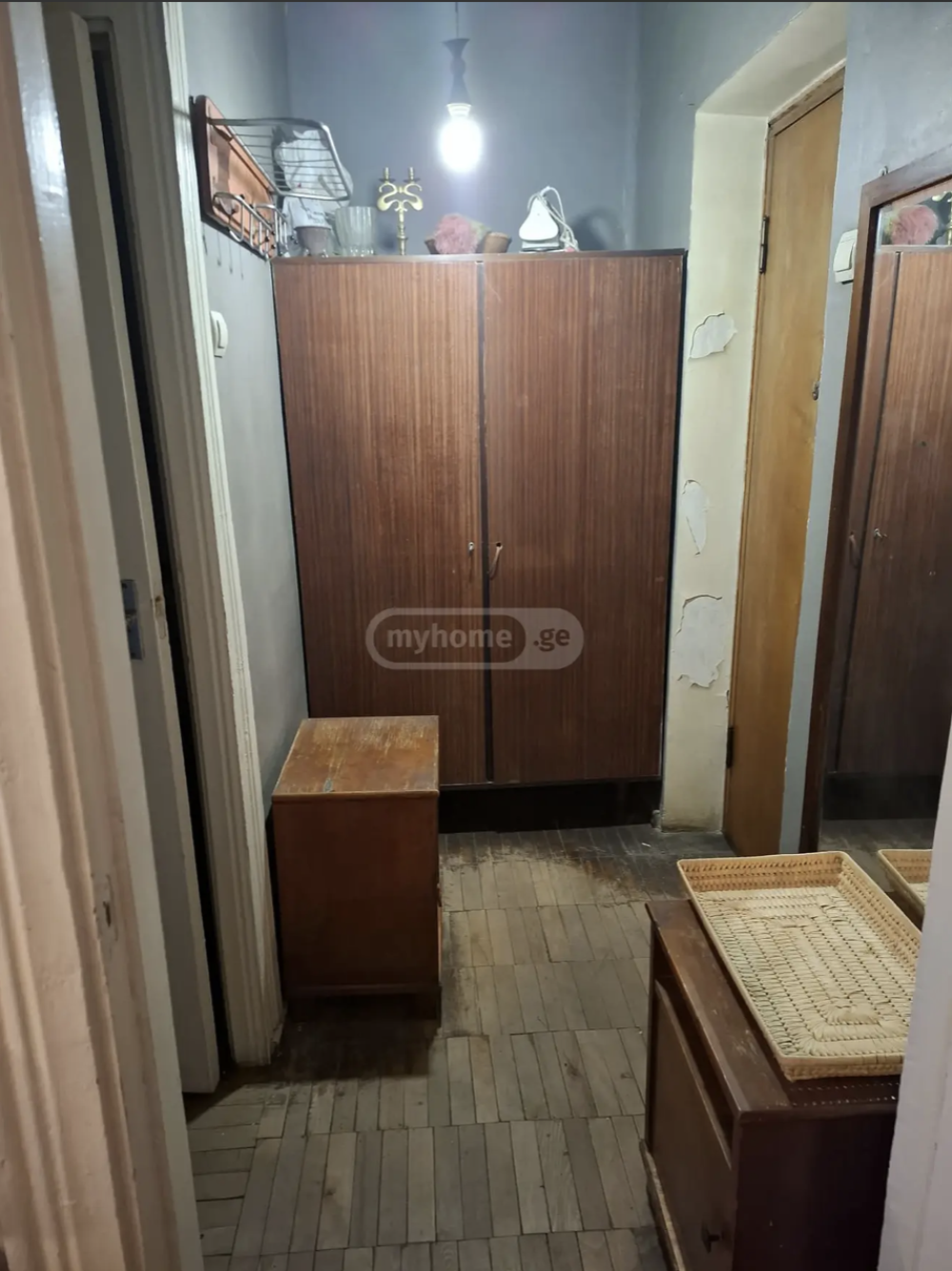 იყიდება 1 ოთახიანი ბინა საბურთალოზე